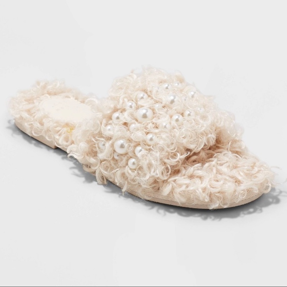 Pearl Embellished Fuzzy Slippers